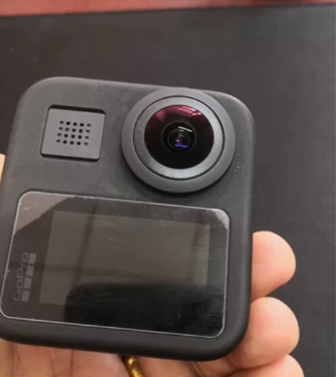 出售gopromax 全景相机 配件：两块...