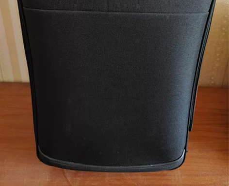 处理两个行李箱：36寸竖条纹银灰色，尺寸为...