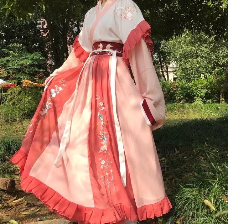 醉雨朵兔莲语汉服女正品原创中国风白菜晋制齐...