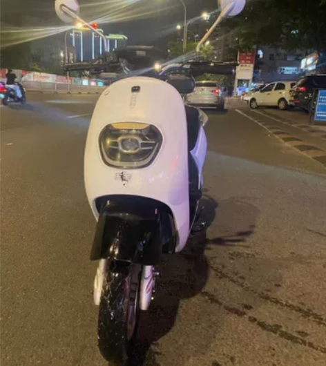 个人原因转让一台五羊电动车，成色如图，有牌...