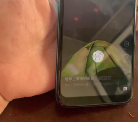 不知名品牌手机一台，不知道OPPO还是小米...