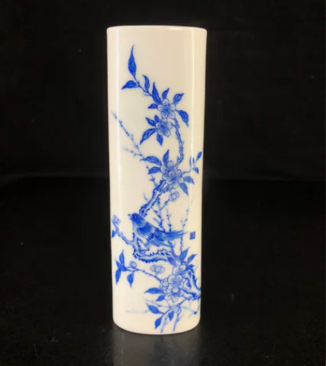 青花花鸟纹笔戈镇尺王步款 感兴趣的话点“我...