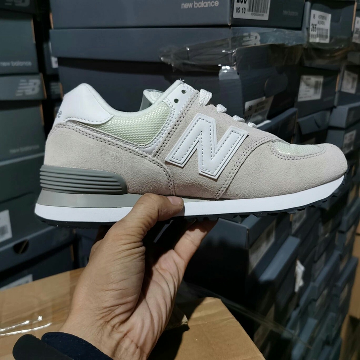 亏本处理新百伦NB574运动鞋，白灰色，不...