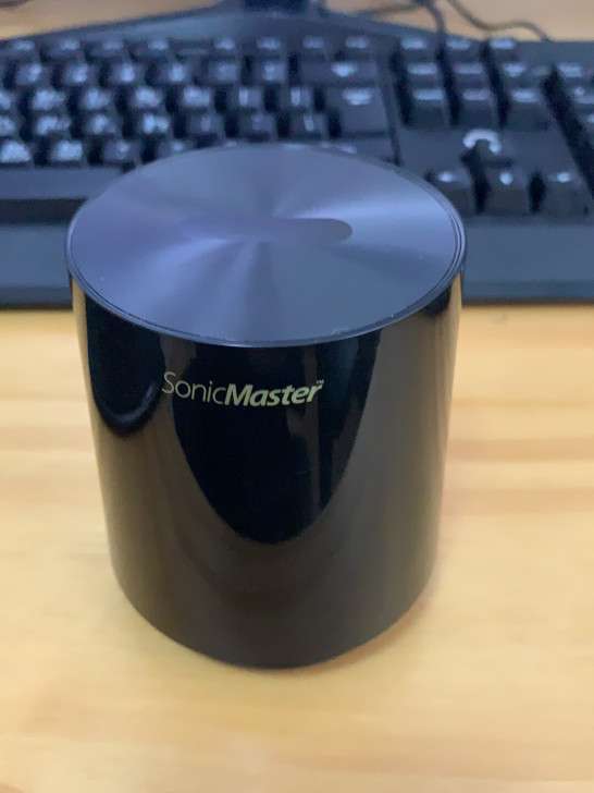 华硕asus笔记本小音响。音质很好。