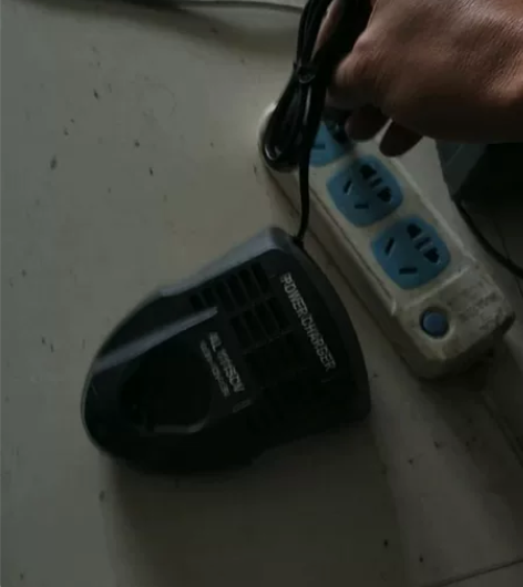 博世锂电池国产充电器  实物视频照片，原新...