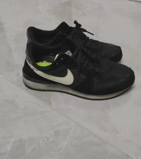 耐克女士运动鞋跑步鞋休闲鞋38码 后面裂皮...