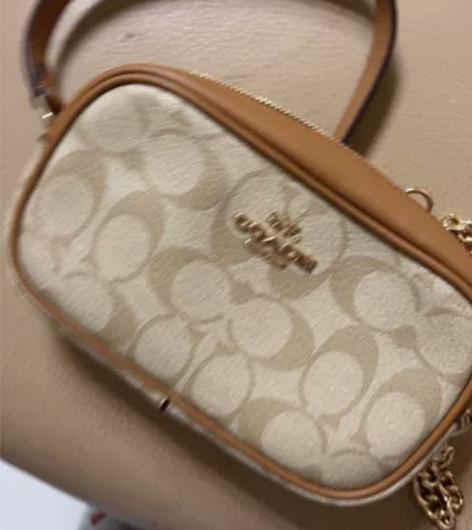 蔻驰手拿包，吊牌已剪，95新，寻找有缘人，...