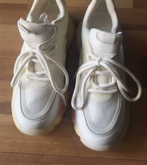 女款内增高鞋厚网纱款，春秋夏，穿了两次，3...