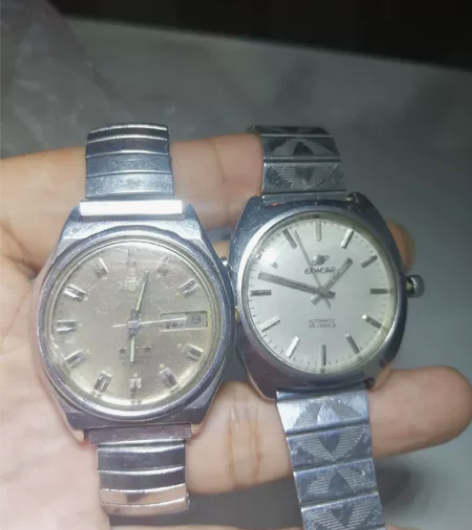 瑞士英格，老双狮！老手表一个走时一个不走时...