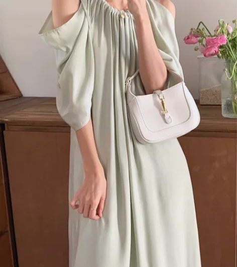 法式高级感夏装设计连衣裙 面料很舒适 很宽...