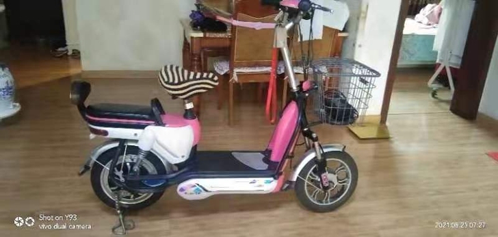 九成新小刀电动车闲置在家，有意者电话联系，...