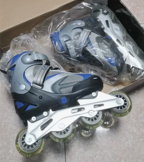 99新软面旱冰鞋可调大小(40-44码) ...