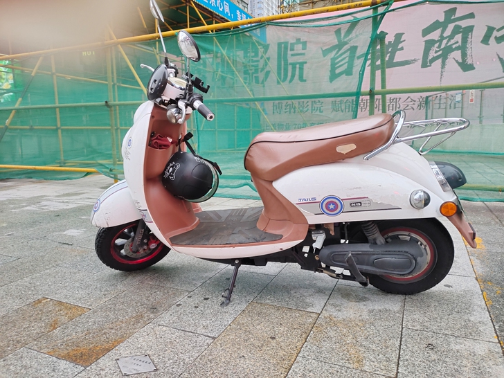 因个人原因出售一台台铃牌电动车，95新，电...