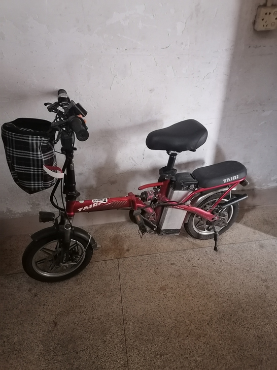 代同事出，台铃48V  12A，也算是个大...