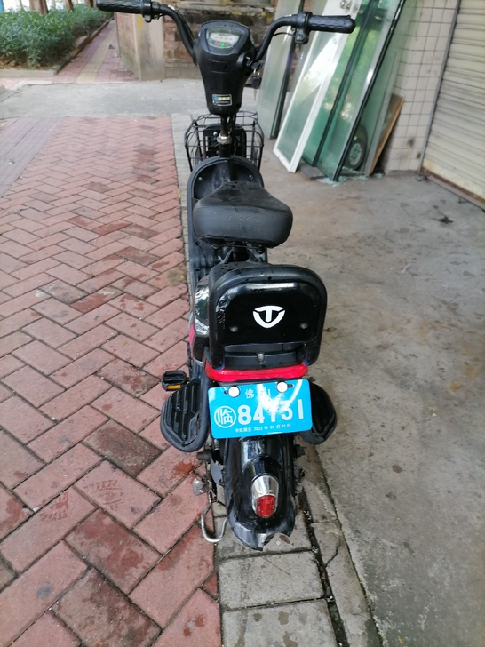二手的原装48付12安台铃电动车，14寸真...