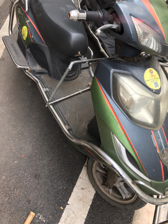 台铃电动车，72伏50安。今年换的全新电瓶...