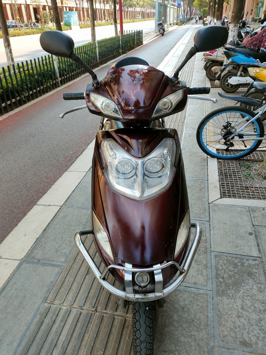 台铃电动车72v40a满电可跑100km