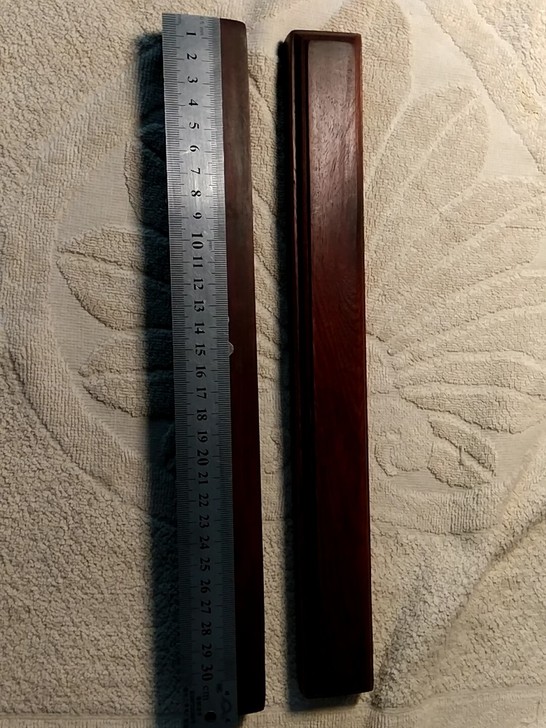 老红木镇尺，老料。家藏多年，不变形，布满牛...
