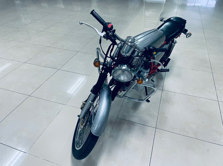 三鑫cafe racer150，国产版本田...