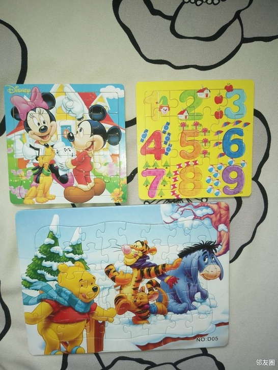 16片木制拼图2个，40片纸质拼团1共5元