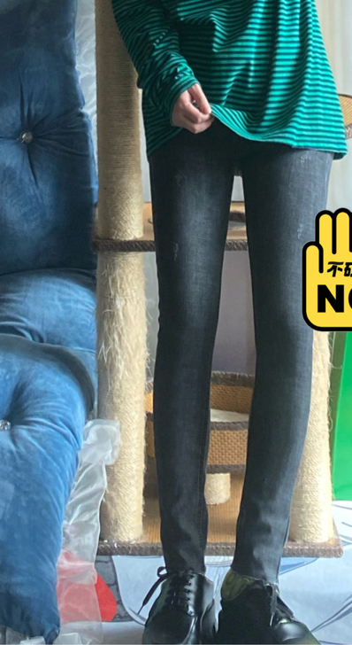 超厚绒紧身小脚冬款碳灰牛仔裤