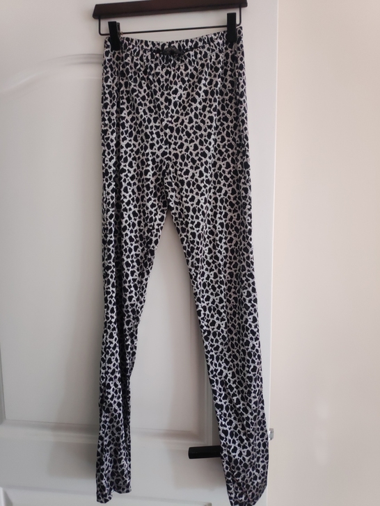 全新EMELY 40码蕾丝豹纹裤