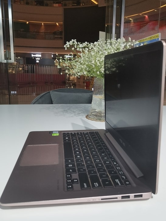 华硕灵耀U4000U处理器:Intel c...