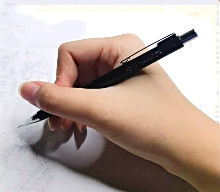 全新正品日本樱花牌自动铅笔，好用，结实不断...