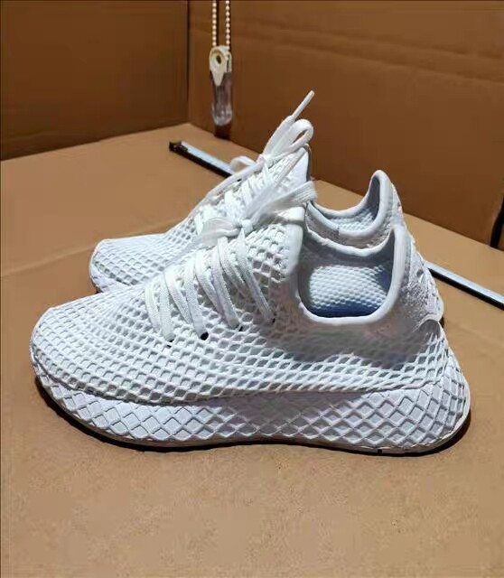 二手正品阿迪达斯36码，Adidas/女式...