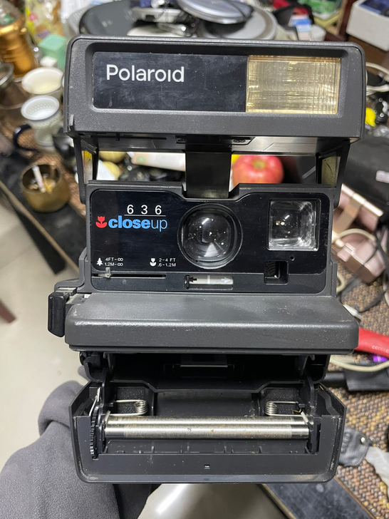 宝丽来636相机，如图品不错，外观完整，轻...