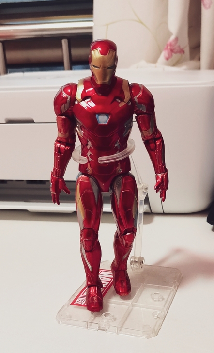 钢铁侠手办关节可动 国产