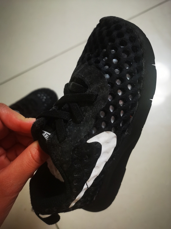 nike 网洞鞋，实体店购入，鞋码14cm