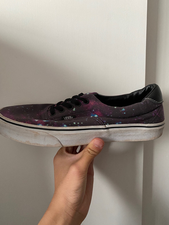 vans 宇宙 这个配色市面上已经买不到...