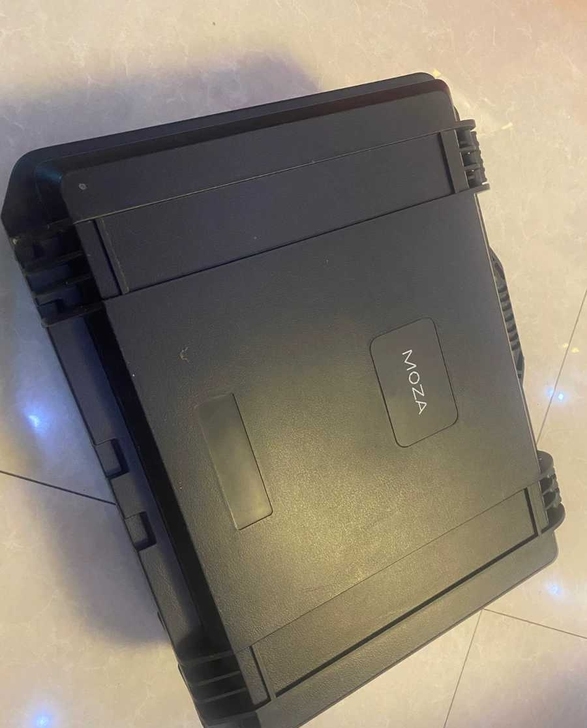 单反稳定器一套,橙色如图,正常使用痕迹,附...