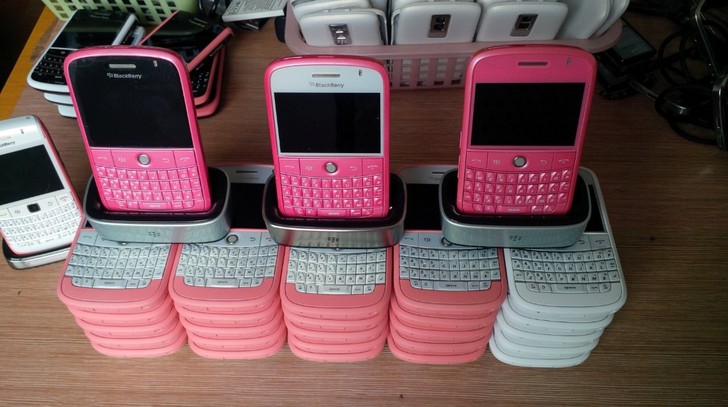 咱老妈说了购买一个粉色BlackBerry...