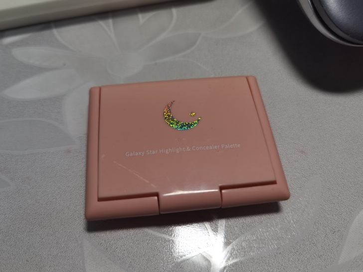 双色修容全新。