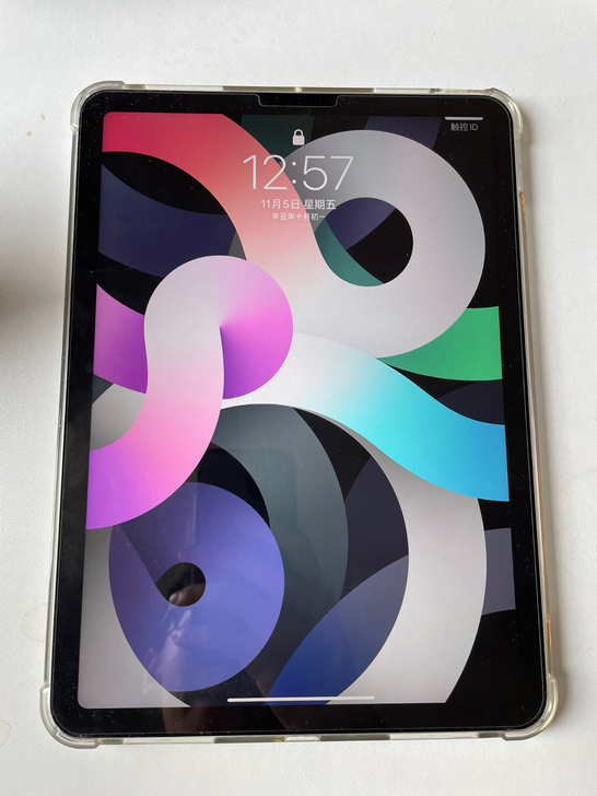 出一个iPad Air 2020款10.9...