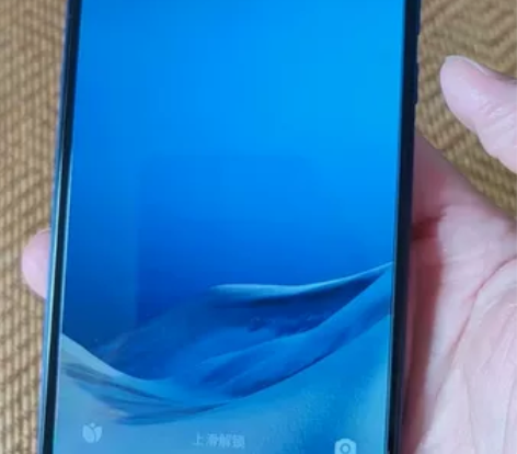 红米7 3+32G 成色95新，日常戴壳保...