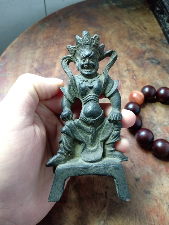 铜佛像