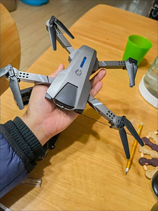 超级豪华的无人机 用过一次 孩子玩不了！原...