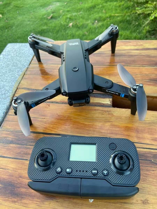 还有几十台 出口全新折叠航拍无人机 高清6...