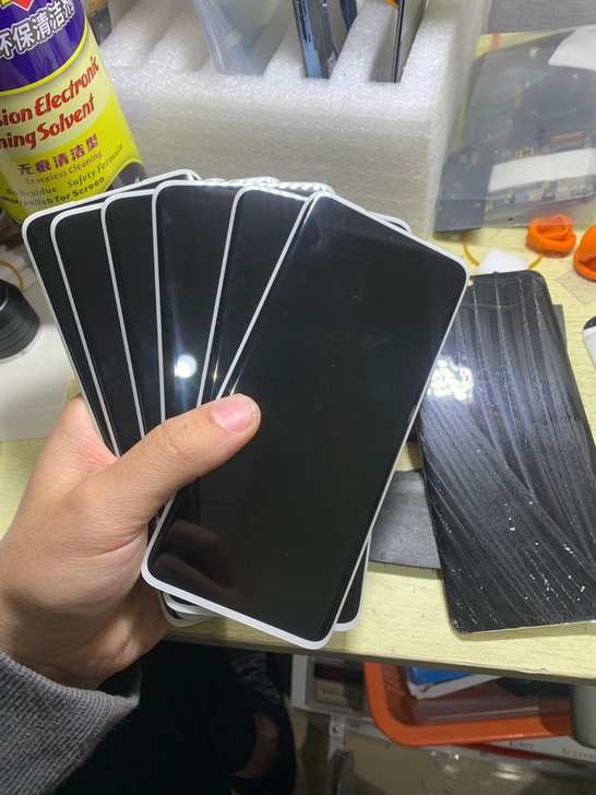连夜换好魅族18白色原装外屏6片，坏了一个