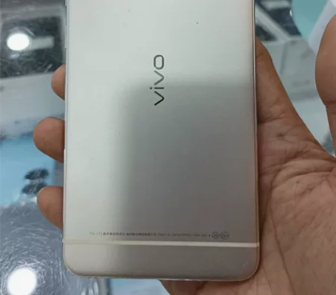 vivo x6sa 4+64G 成色很好...