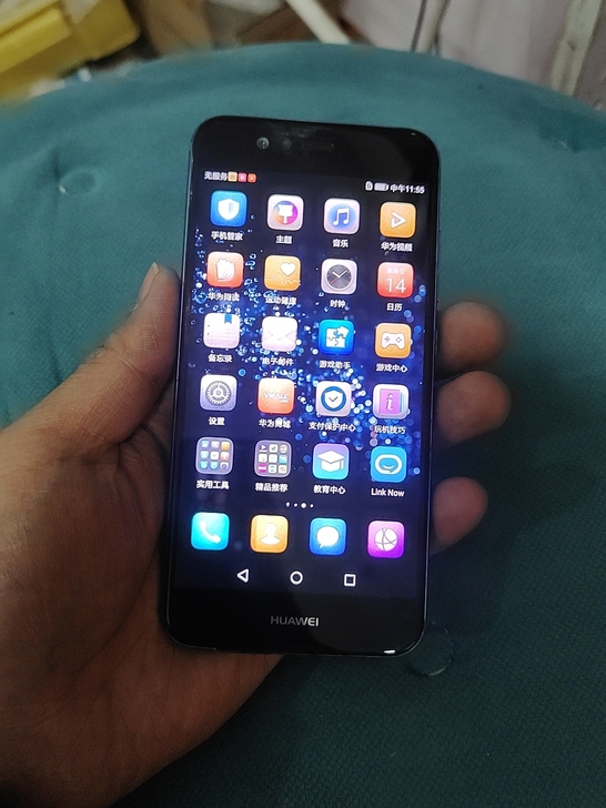 华为nova2功能正常，没有暗病，屏幕老化...