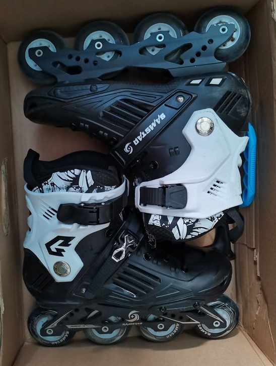 博锐轮滑鞋 九成新 42 43码河北省内包邮