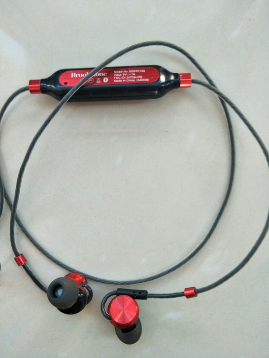 出口耳机Brookstone，因疫情，工厂...