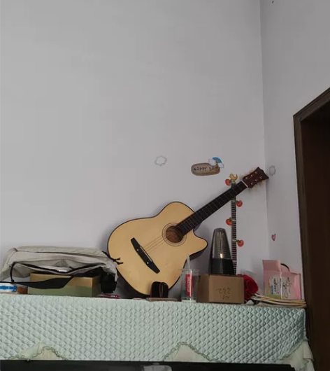 红棉吉他，二百出 感兴趣的话点“我想要”和...