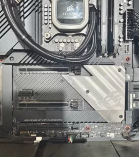 华硕ROG MAXIMUS XIII HE...