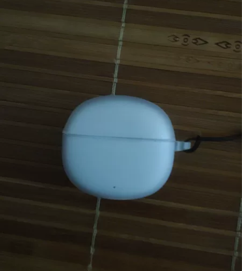 qcy蓝牙耳机用过几次，基本全新，没有盒子...