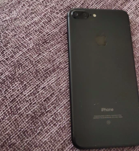 苹果手机，具体啥型号自己看，我对这苹果手机...